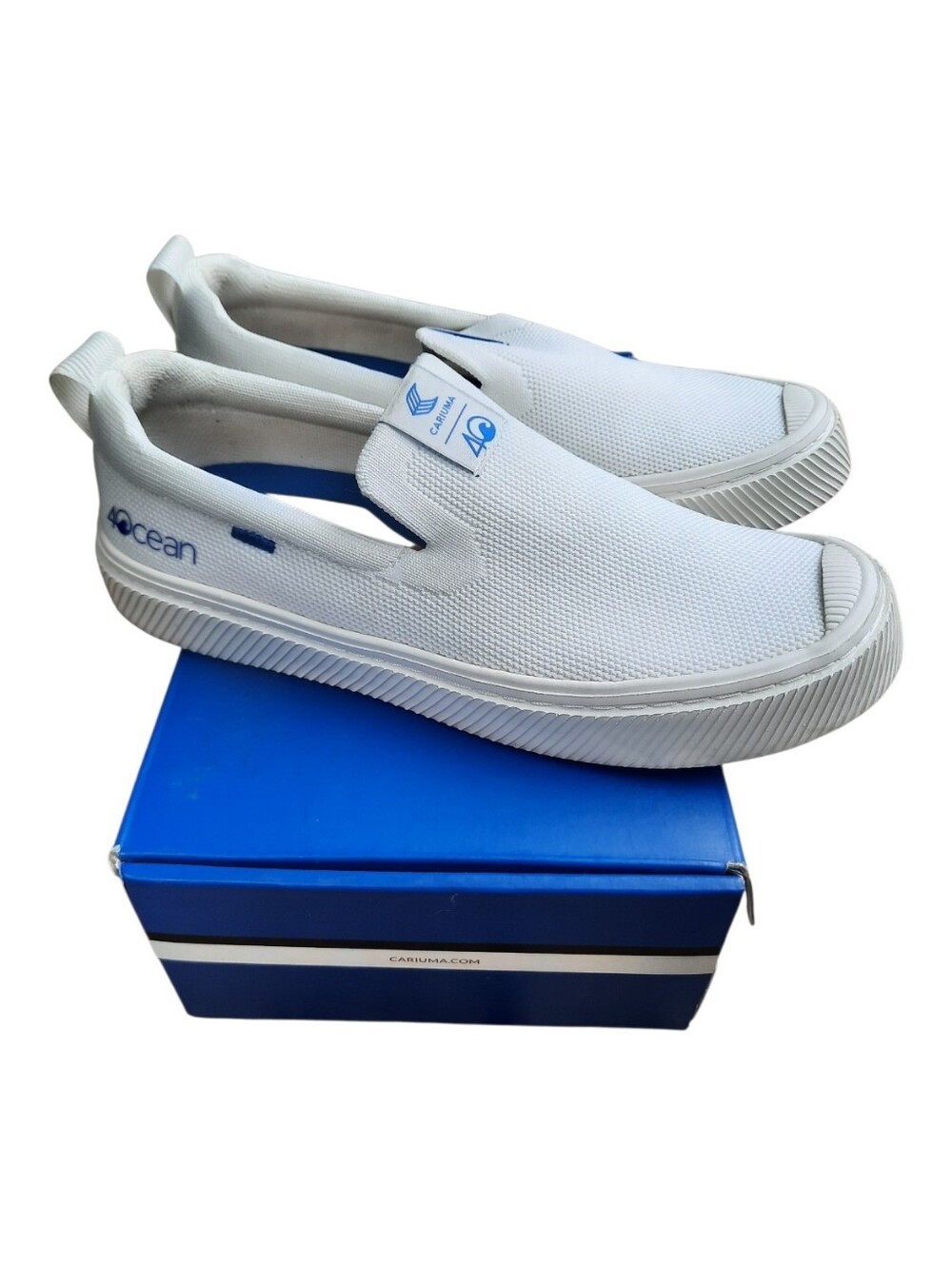 UIB Cariuma × 4Ocean IBI Slip-on White Knit Eco-conscious Sneaker Unisex W7/M5.5